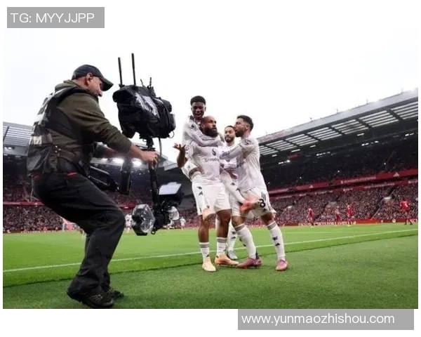 巴塞罗那与西班牙人激战在即球迷期待精彩对决与历史延续 巴塞罗那与西班牙人激战在即球迷期待精彩对决与历史延续